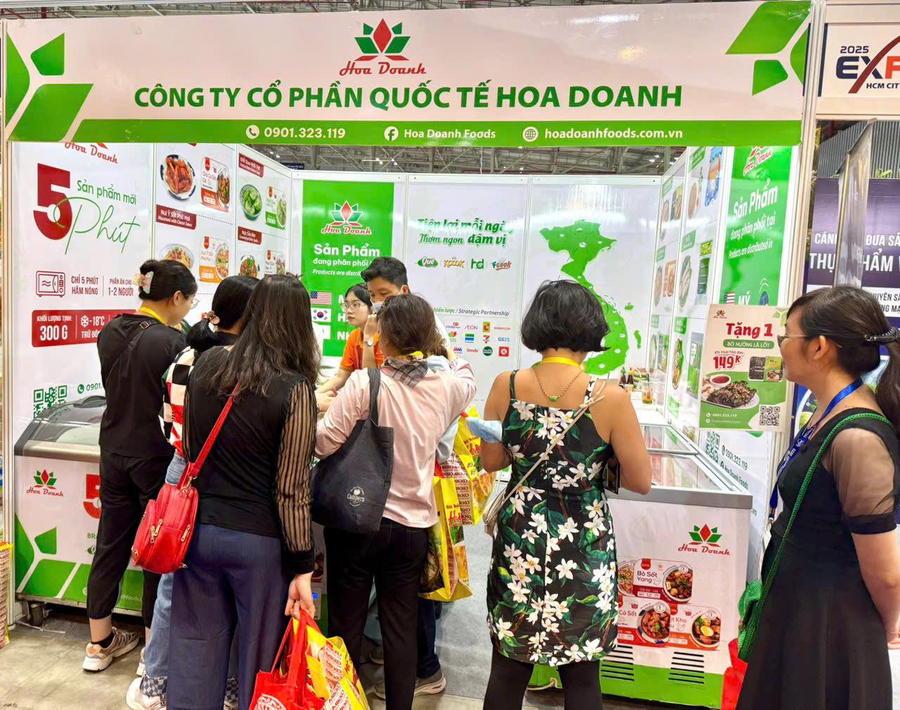 hoa-doanh-foods-tai-hoi-cho-hang-viet-nam-xuat-khau-cung-khach-hang