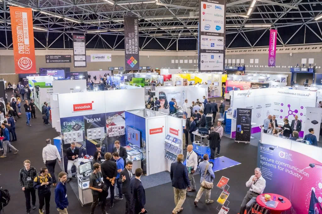Atmosphere at AI & Big Data 2025 exhibition
