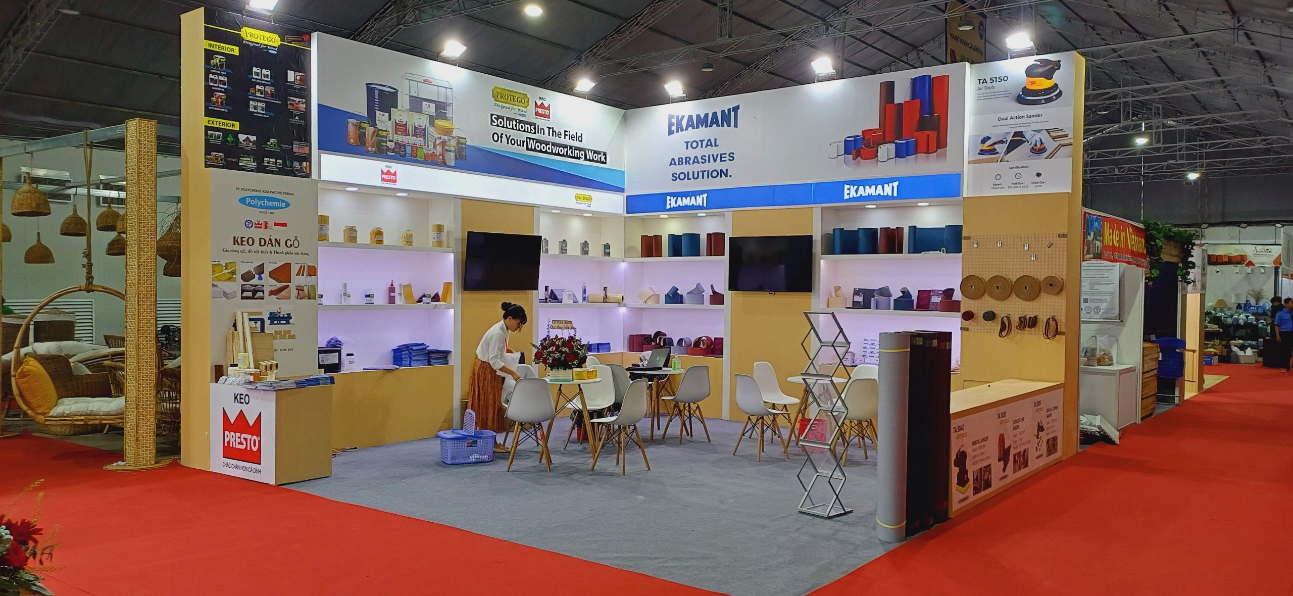 The booth was completed by Gia Long