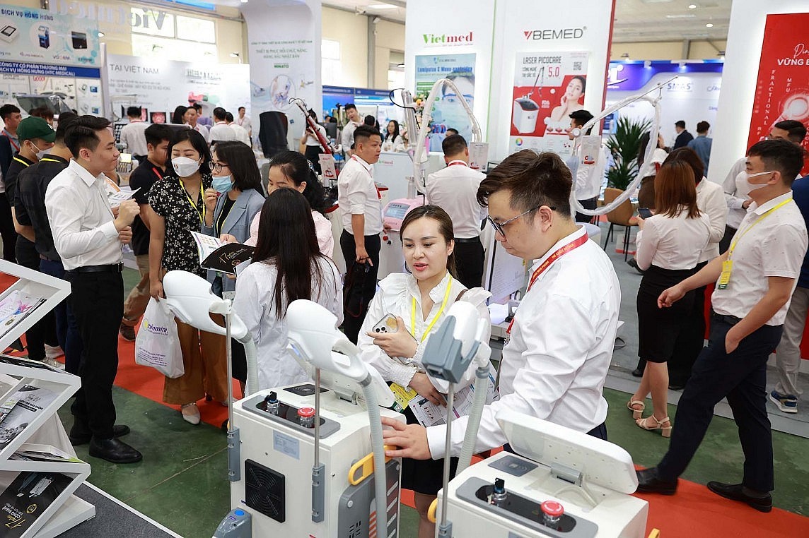 Không khí sôi động tại khai mạc triển lãm Vietnam Medi-Pharm 2025