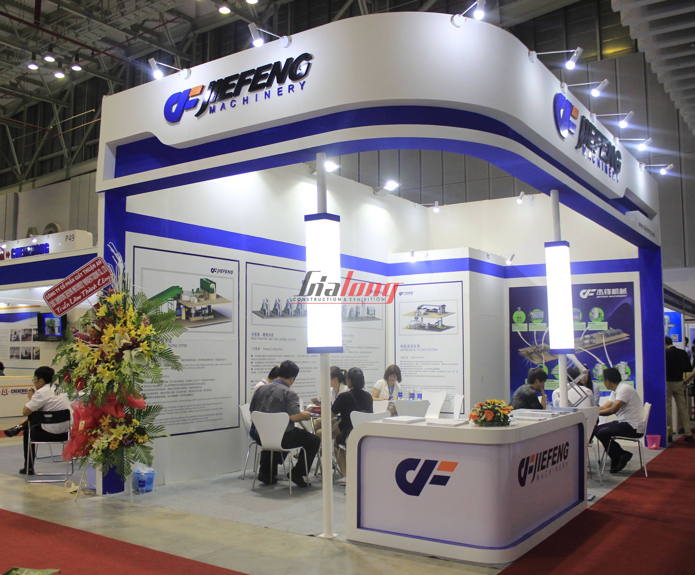 Hãy lựa chọn đơn vị thiết kế gian hàng tại VITM Hà Nội 2025 để tạo ấn tượng