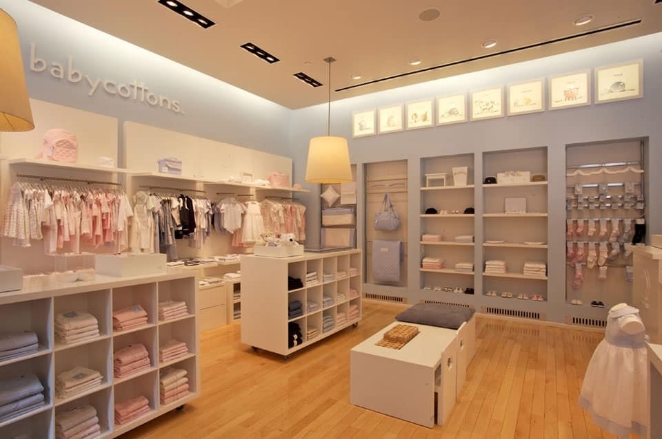 Thiết kế shop mẹ và bé nhỏ theo tone màu chủ đạo Thiết kế shop mẹ và bé nhỏ theo tone màu chủ đạo