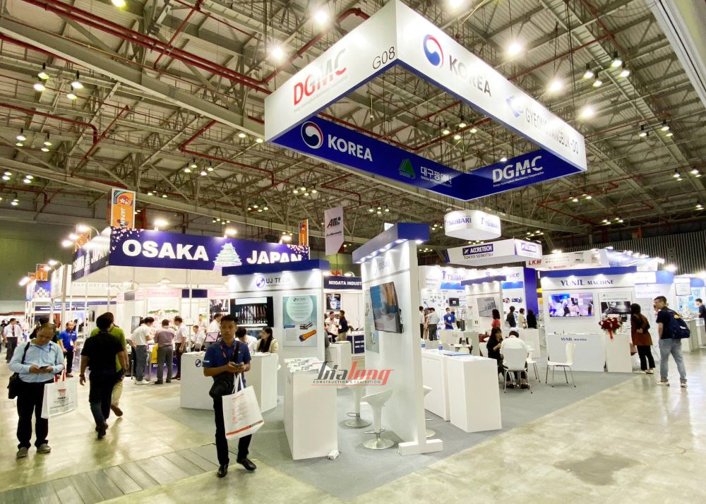 Gian hàng Gia Long thiết kế và thi công tại triển lãm NEPCON năm trước