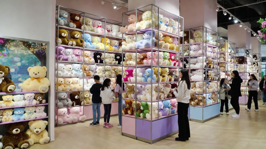 Hướng dẫn chi tiết cách trưng bày gấu bông trong cửa hàng