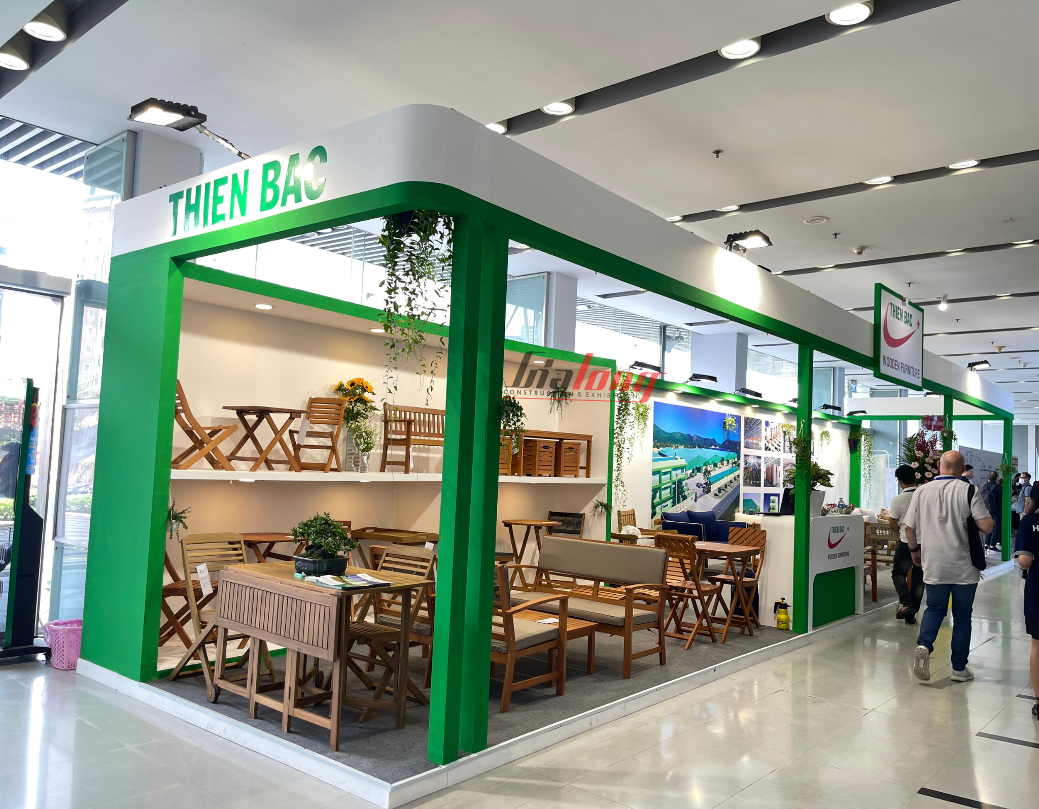 Gia Long completed the construction of the Thien Bac booth at the exhibition