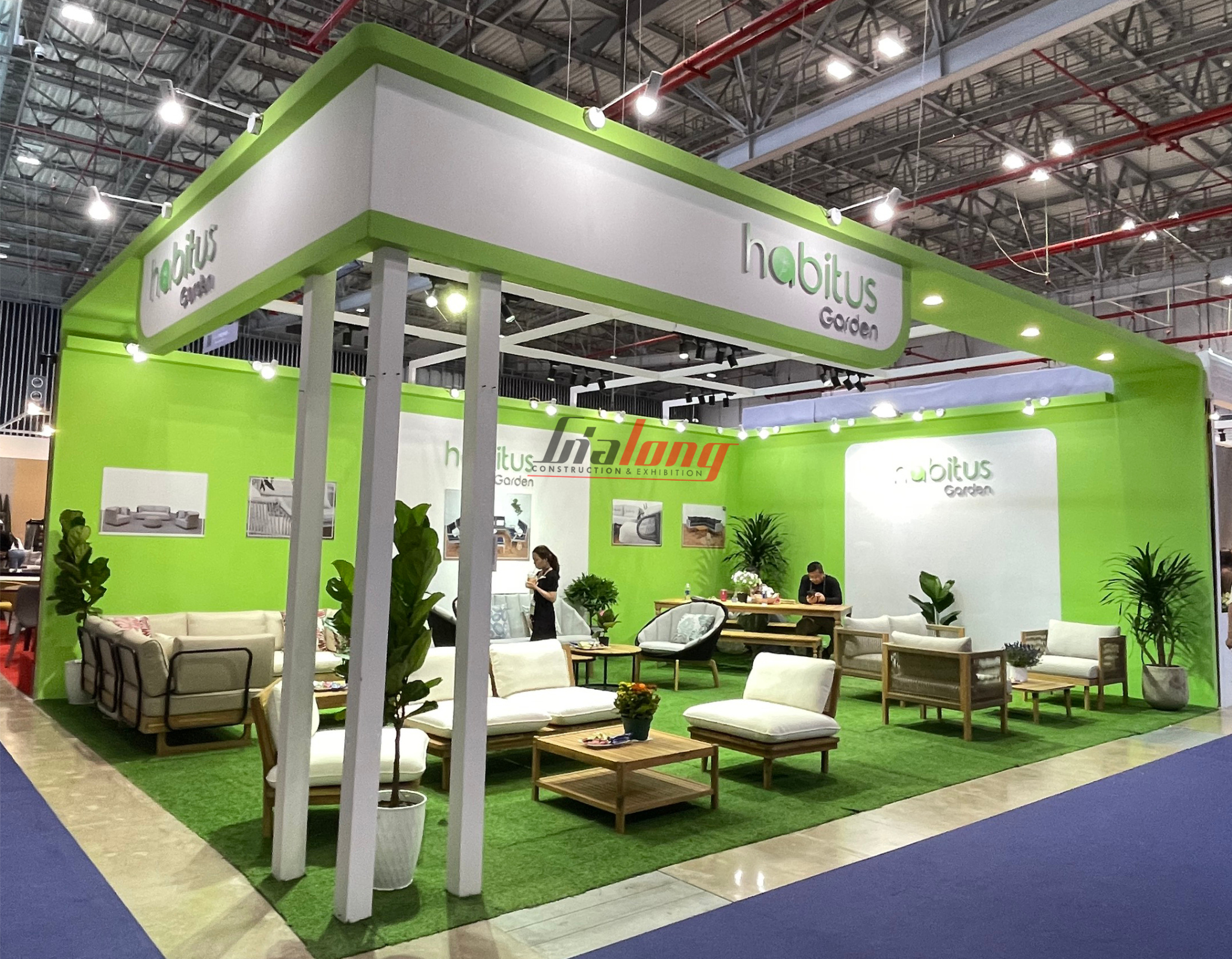 The habitus booth was completed by Gia Long