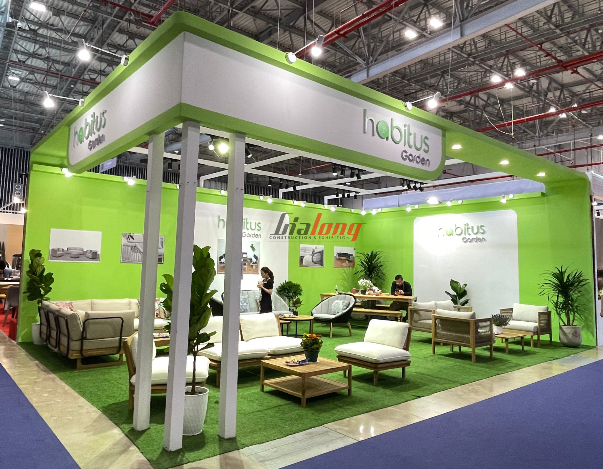 The habitus booth was completed by Gia Long