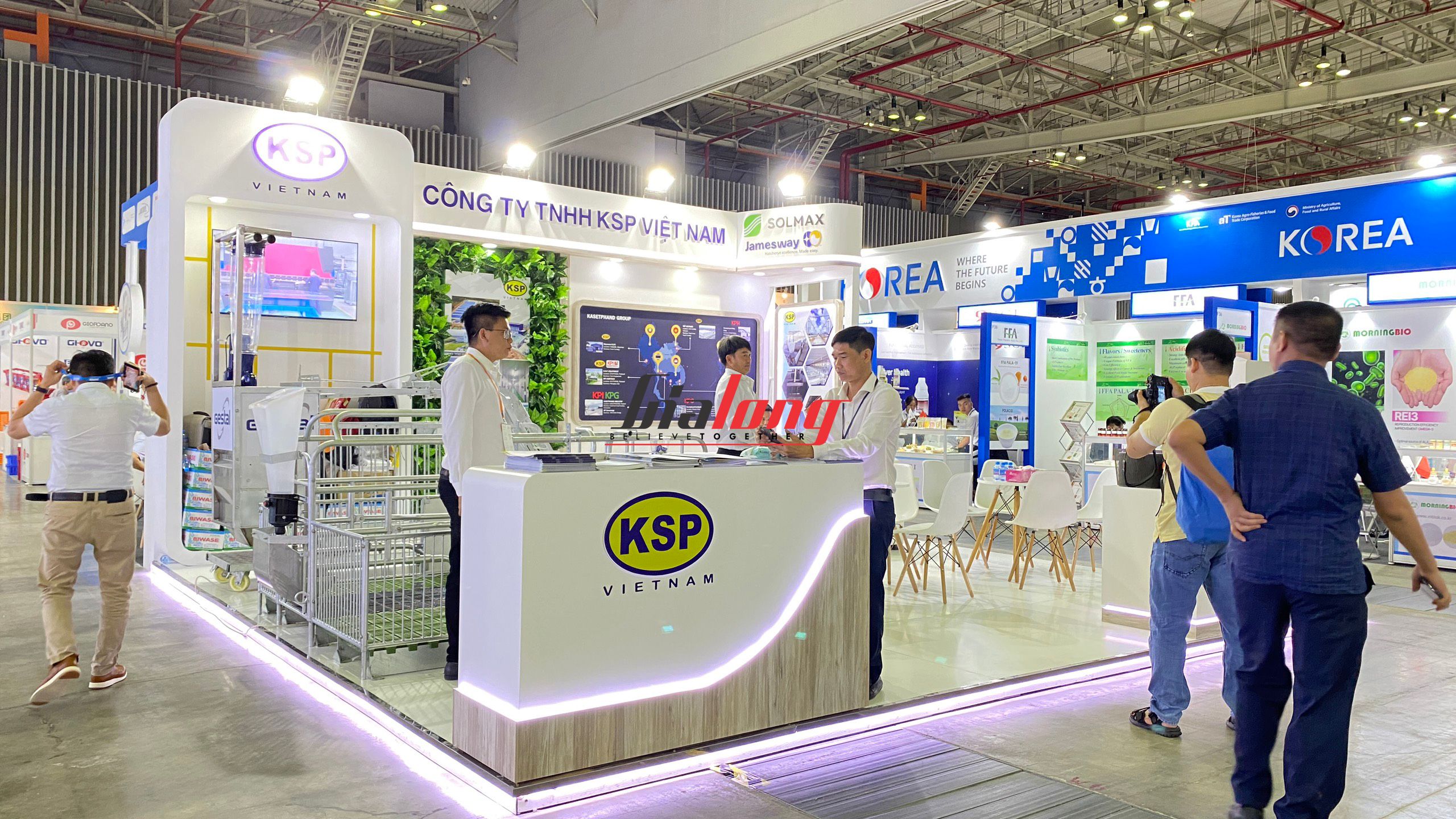 The booth was completed by Gia Long