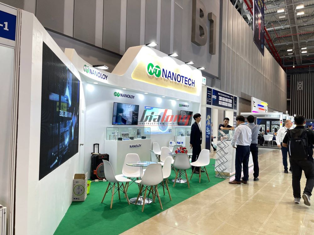 Booth designed and constructed by Gia Long Booth designed and constructed by Gia Long