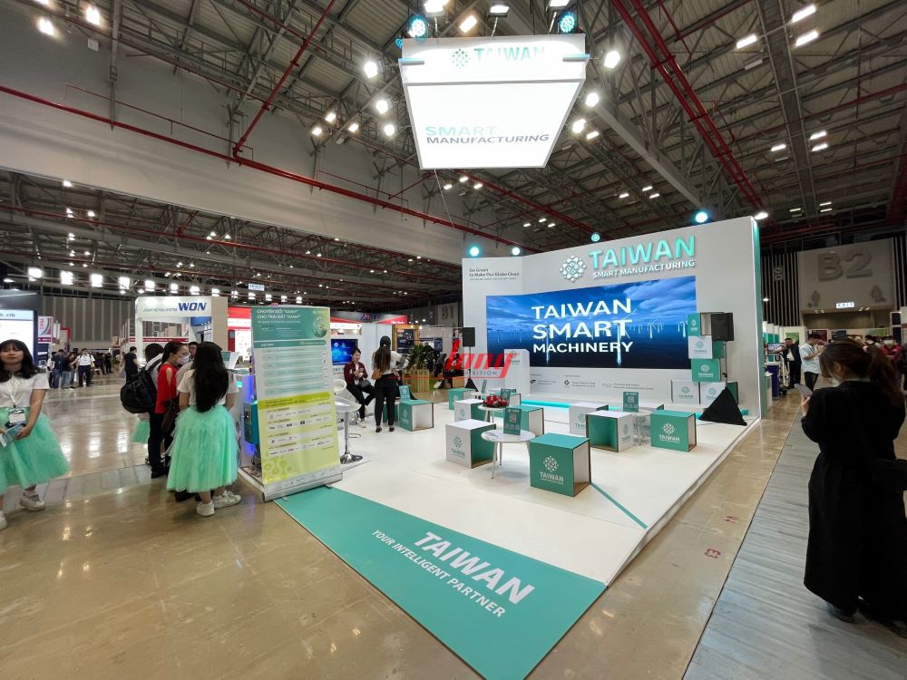 Eco-friendly trade show booth design trend for sustainable exhibitions